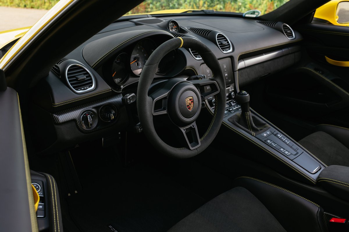 Dro4Cars's tweet image. The new #Porsche718 #SpyderRS combines the 911 GT3’s 500 PS flat-six with open-top freedom and lightweight precision.
🔵Like &amp;amp; Follow @Dro4Cars✅
#718SpyderRS #PorscheRS #PorschePerformance #PorscheMotorsport #Weissach #911GT3 #Porsche911 #DRO4CARS #dro4cars #coffee