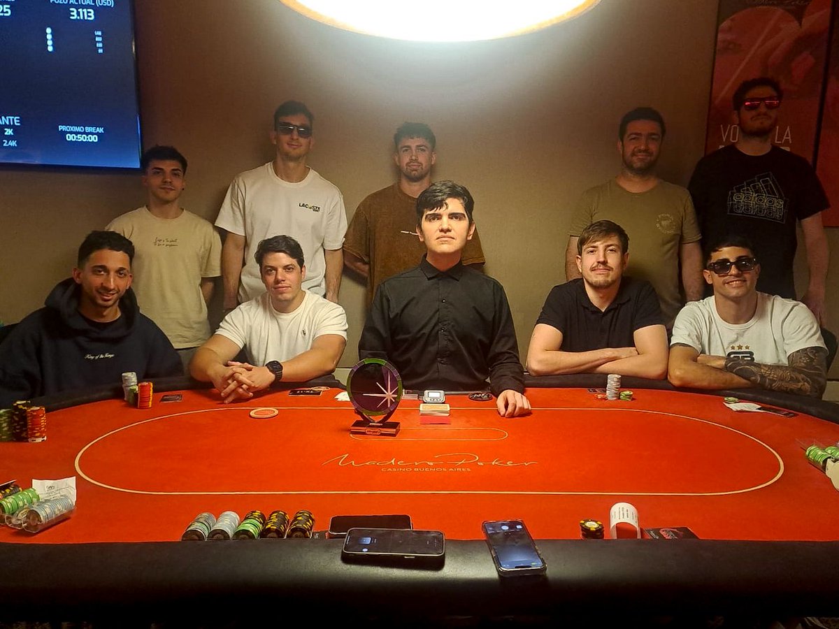 MaderoPoker's tweet image. 🔥 ¡Así se vivieron las mesas del finde largo en Madero Poker! 🔥
Pura acción, grandes jugadas y momentos que dieron que hablar 🎯
👀 No te pierdas la próxima publicación, donde te contamos quiénes se llevaron los 🏆
#MaderoPoker #PokerLife #FinalTable