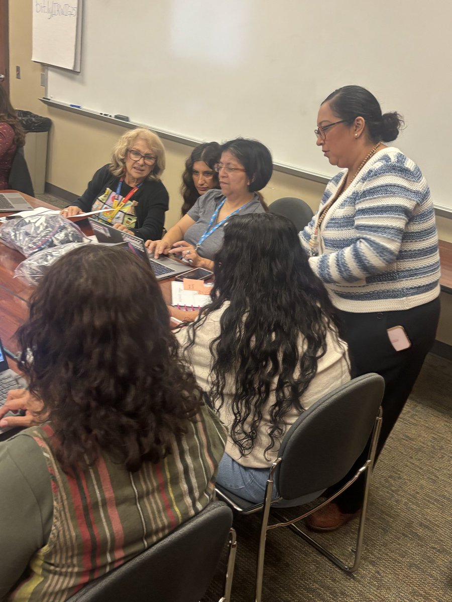 CISD_ML's tweet image. Happening Now: Busy morning with our Dual Teachers from @CISDDeZavala, @NHFineArtsMag  and @BrownBobcats for iReady training #2!