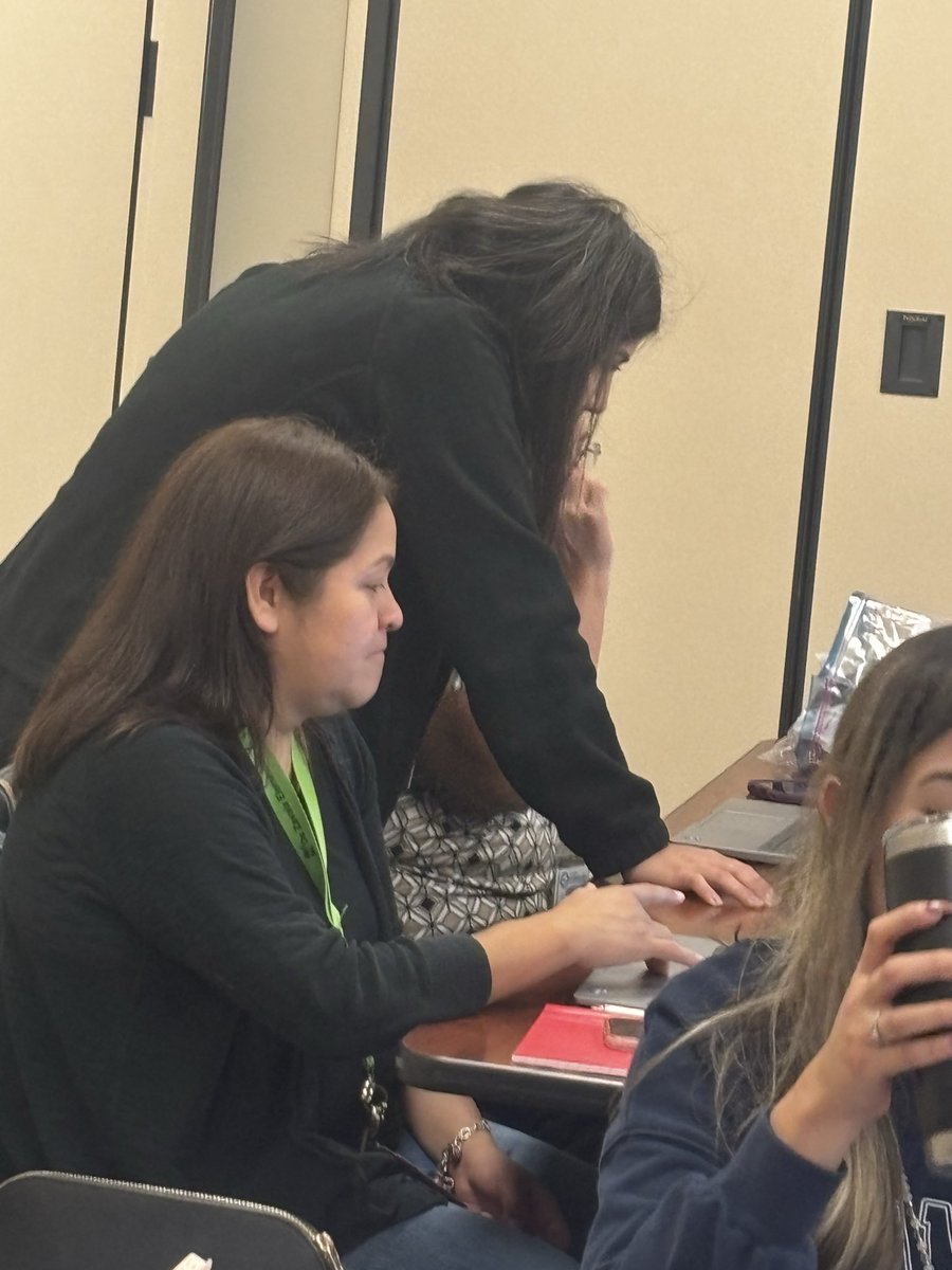 CISD_ML's tweet image. Happening Now: Busy morning with our Dual Teachers from @CISDDeZavala, @NHFineArtsMag  and @BrownBobcats for iReady training #2!