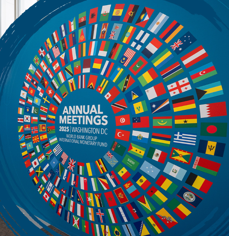 IFC_org's tweet image. As the @WorldBank Group #WBGMeetings begin, momentum is building to create jobs and fight poverty. #IFCInsights spotlights AgriConnect—connecting smallholder farmers to markets, tech, and finance for greater resilience. 

Enjoy your read! wrld.bg/s1YI50Xavzc