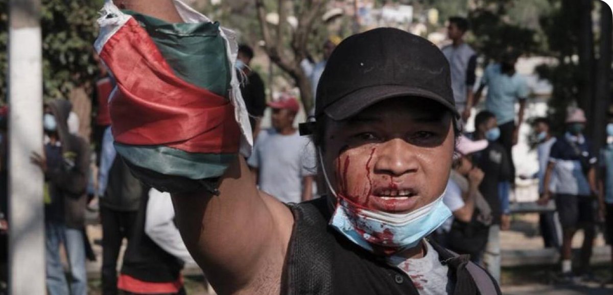 smutoro's tweet photo. Madagascar on edge: President Andry #Rajoelina is set to address the nation amid coup fears, after two weeks of youth-led protests over joblessness, rising costs, and corruption.
💐The Gen Z wave is shaking palaces across Africa 🌍🔥
#Madagascar #GenZPower #AfricaRising #Despots https://t.co/HCvdizFxzQ