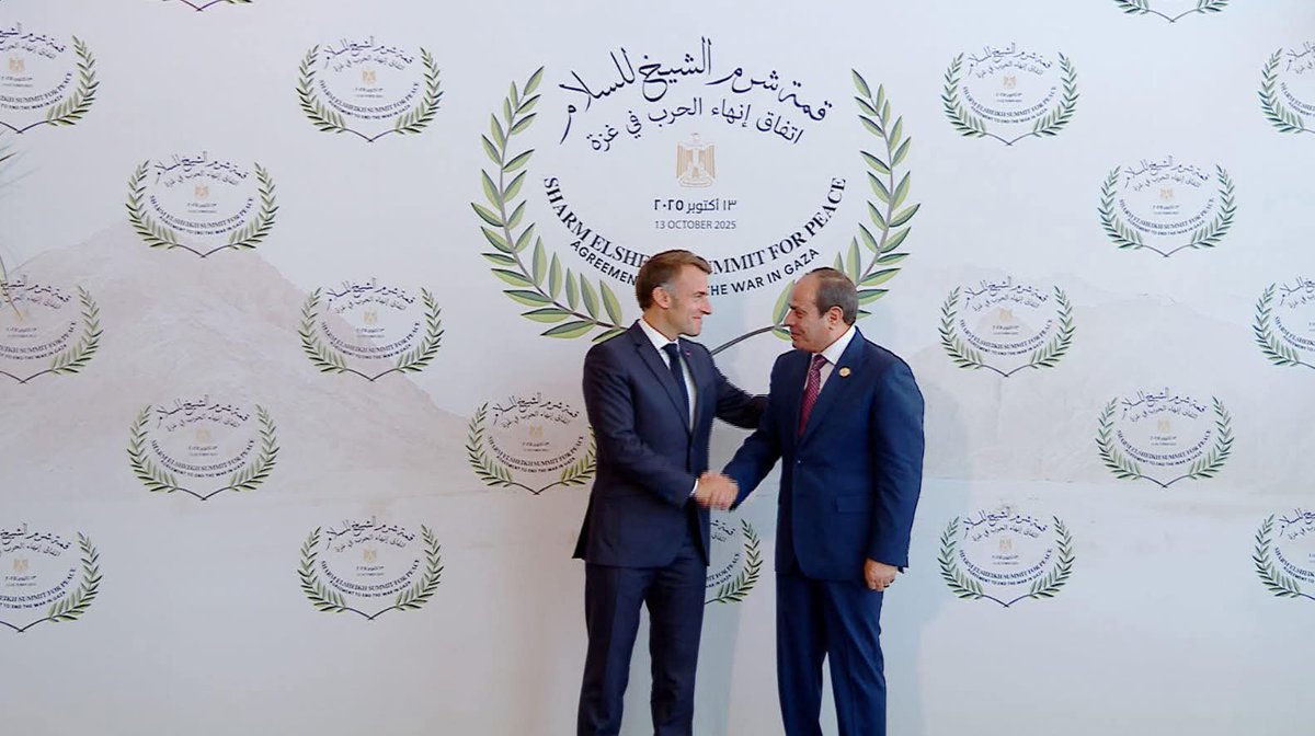 2RZ22's tweet photo. من أرض السلام.. مصر تكتب فصلًا جديدًا في التاريخ.
قادة العالم يجتمعون في شرم الشيخ برئاسة الرئيس عبد الفتاح السيسي والرئيس الأمريكي دونالد ترامب، من أجل إحلال السلام في غزة.

ستظل مصر منبع القوة والحكمة، وشعبها الواعي هو الداعم الأكبر لقيادتها العظيمة.

#تحيا_مصر https://t.co/929ngm56Q7