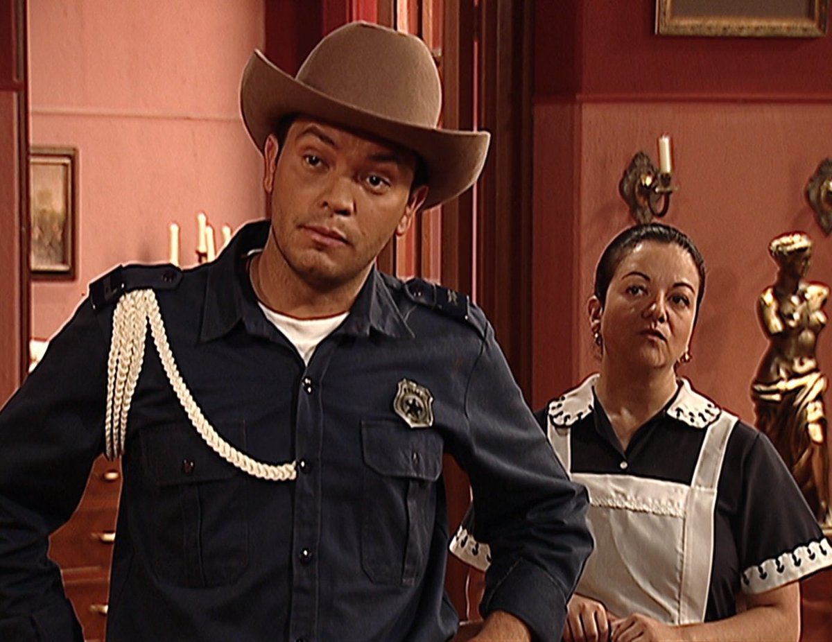 PasdeGavilanes's tweet photo. #PasiónDeGavilanes #PDG95 La policía interroga a doña Raquel por la desaparición de Juan. https://t.co/Z5cVHMWizA