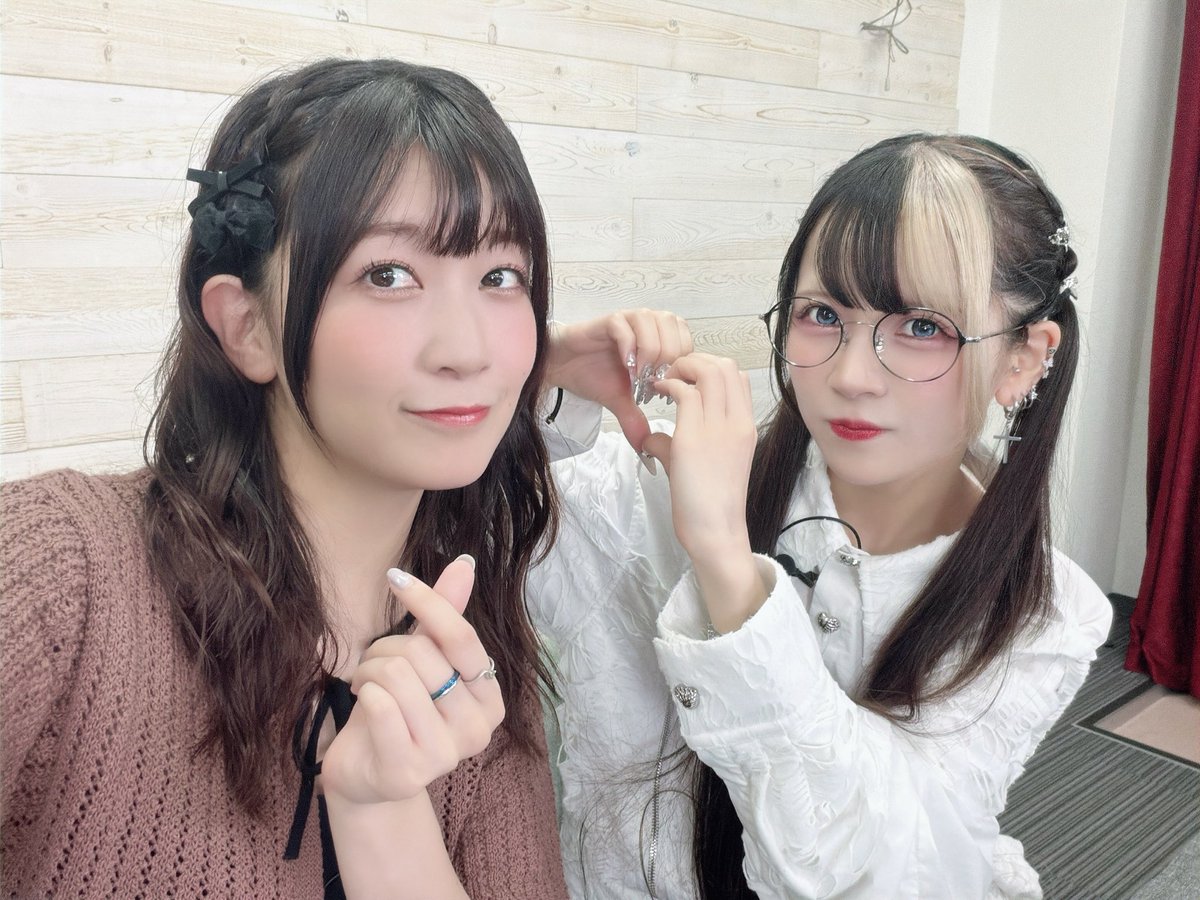 「川口莉奈のあなたのとなりで」第10回
ゲスト出演させていただきました✨️✨️

冒頭からずっと居ちゃいました😘
ファンの皆さんとのやり取りや自己紹介クイズでは、なりの新たな一面を知れて田中はニコニコです🥰
純白騎士団長としても活動頑張ります！笑
また遊びに行かせてください✨️
#りなりで