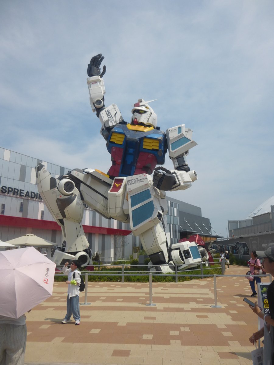 tsmt02's tweet photo. #EXPO2025 #大阪・関西万博 #EXPO2025Forever #GNFP #ガンダムパビリオン 外しか見られなかったけどGUNDAM NEXT FUTURE PAVILION等身大ガンダム像 https://t.co/lKEXAYVnVU