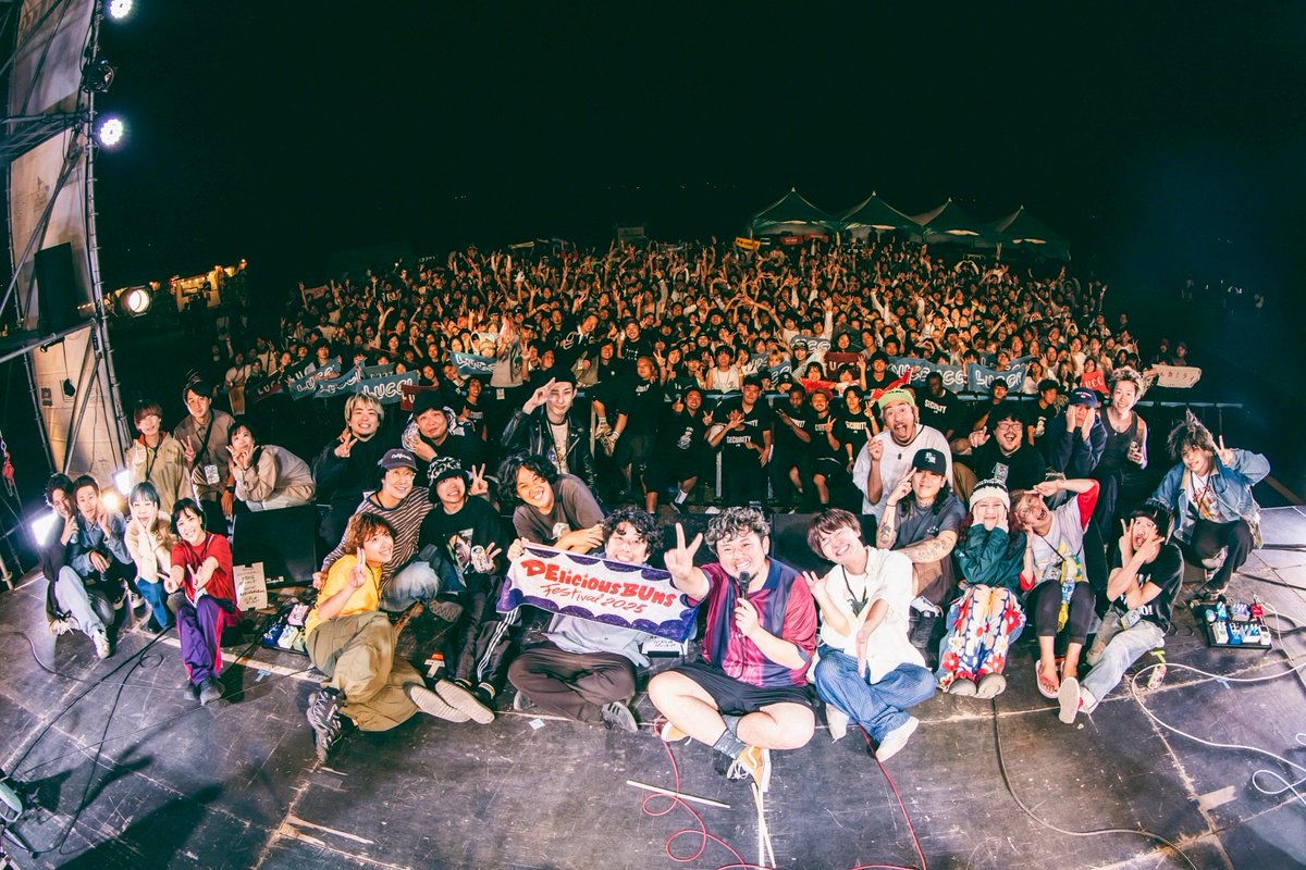 DE.BU FES tweet media