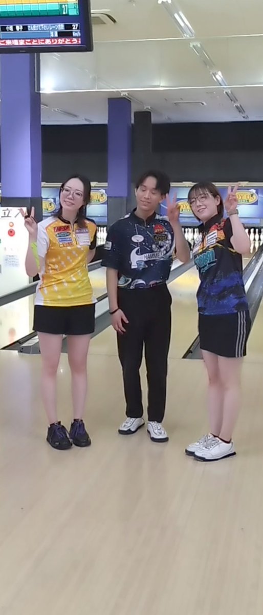 Hide96991067421's tweet image. 10/13 今井双葉プロ&山中麗プロ&小久保実希プロチャレンジ(昼の部)
相変わらず立ち上がりに難がある私😅
ストライクの後にGを2回出しいずれもスペア(笑)
同BOXの方が優勝🤩
隣のBOXで会長さんがピンを破壊する勢いでなぎ倒してました😱
#小久保実希プロ
#今井双葉プロ
#山中麗プロ