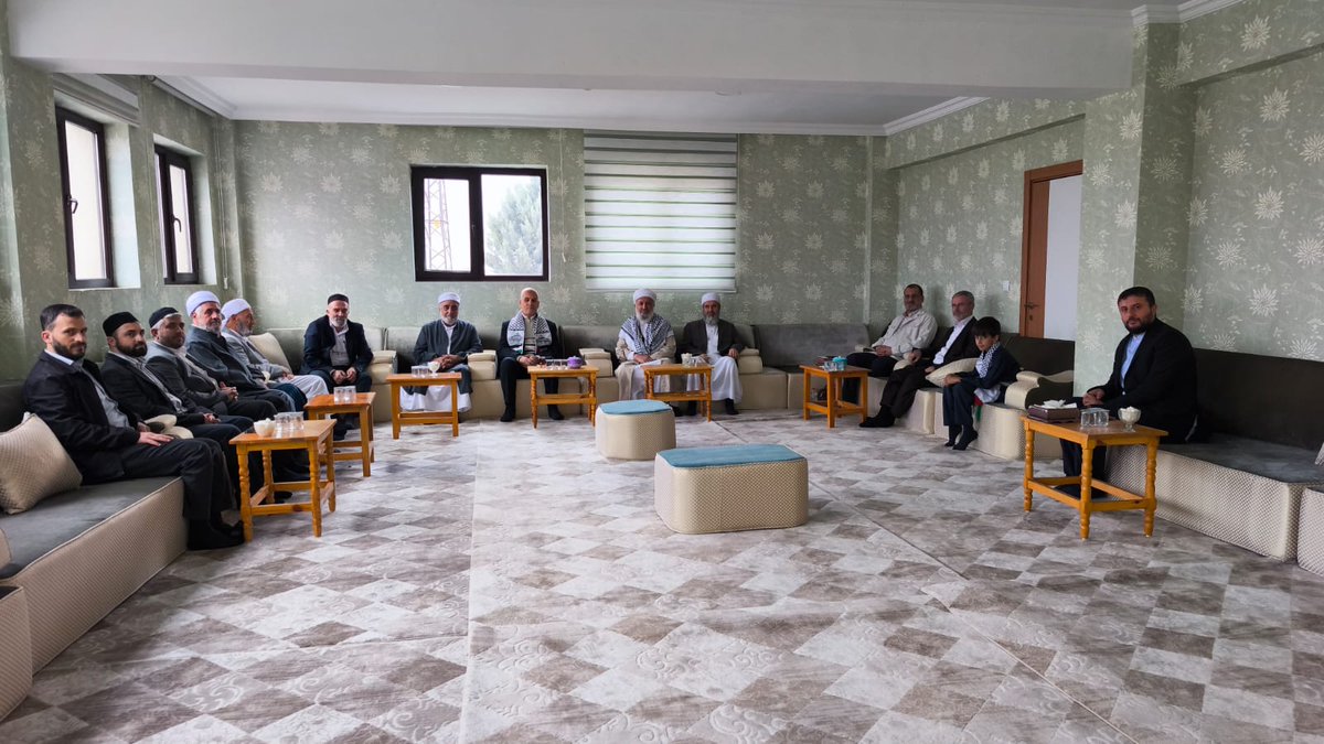 Hamas liderlerinden Fewzi Barhum genel merkezimizde Seydalarımızla bir araya geldi.