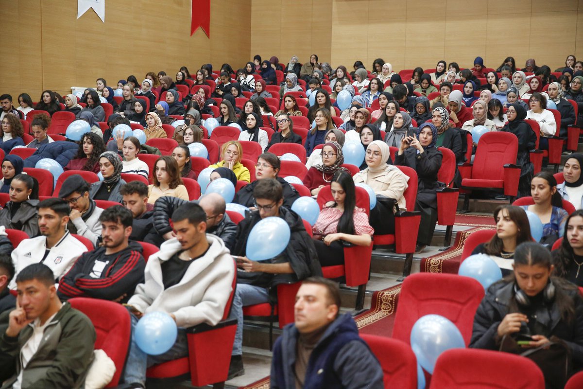 “Dünya Kız Çocukları Günü” kapsamında düzenlenen “Bir Genç Kızın Hayali, Bir Toplumun Geleceği” programında, “bir kız çocuğunun hayalinin, hepimizin ortak geleceğini nasıl aydınlatabileceğini gördük. Katkıları için Dr. Öğr. Üyesi Ayşe Aktaş Sivlim hocamıza teşekkür ediyoruz.