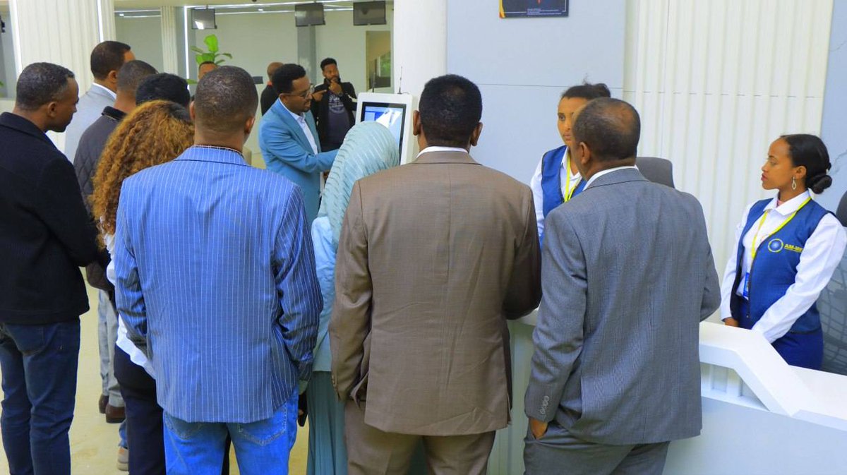 የቢሾፍቱ ከተማ አሥተዳደር ከፍተኛ የሥራ ኀላፊዎች
በባሕር ዳር ከተማ የተሠሩ የልማት ሥራዎችን ጎበኙ።