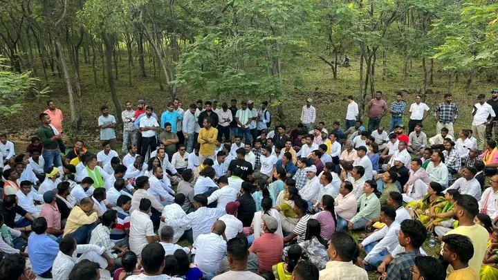 JairamTiger's tweet photo. घाटशिला उपचुनाव को लेकर आज JLKM पार्टी के केंद्रीय समिति की बैठक में शामिल हुआ. तोपचांची के प्रकृति, पहाड़ और जंगल के बीच जुझारू साथियों के साथ घाटशिला उपचुनाव को लेकर गहन चर्चा हुई.
काफ़ी विचार विमर्श के बाद पार्टी ने घाटशिला उपचुनाव लड़ने का निर्णय सर्वसम्मति से लिया गया. https://t.co/z18yEgSlWK