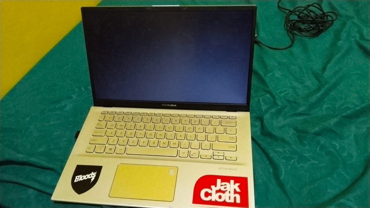 agungrmnt's tweet photo. @unicefess Asus vivobook A412DA ram 8gb ssd 512gb, kelengkapan laptop + ces https://t.co/STKf2io9UU