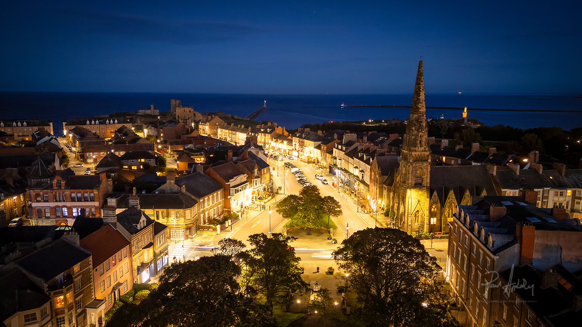 PaulAppleby_01's tweet image. Evening over Tynemouth Front Street.