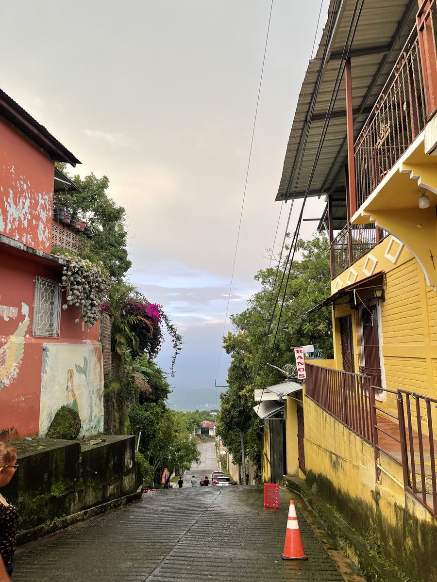 boosteddos's tweet image. last day in the motherland, definitely gonna miss the views.
🇸🇻