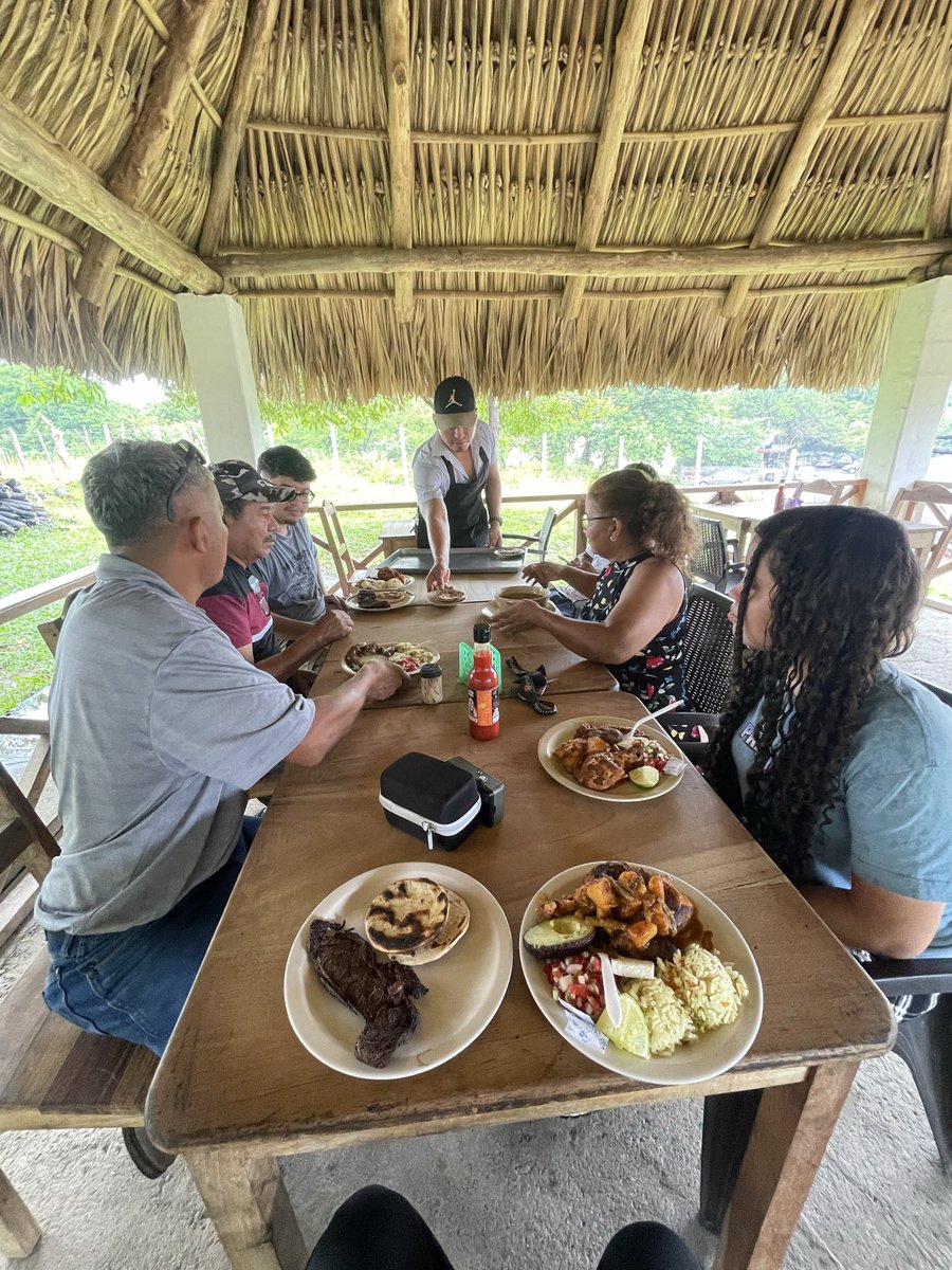 boosteddos's tweet image. last day in the motherland, definitely gonna miss the views.
🇸🇻