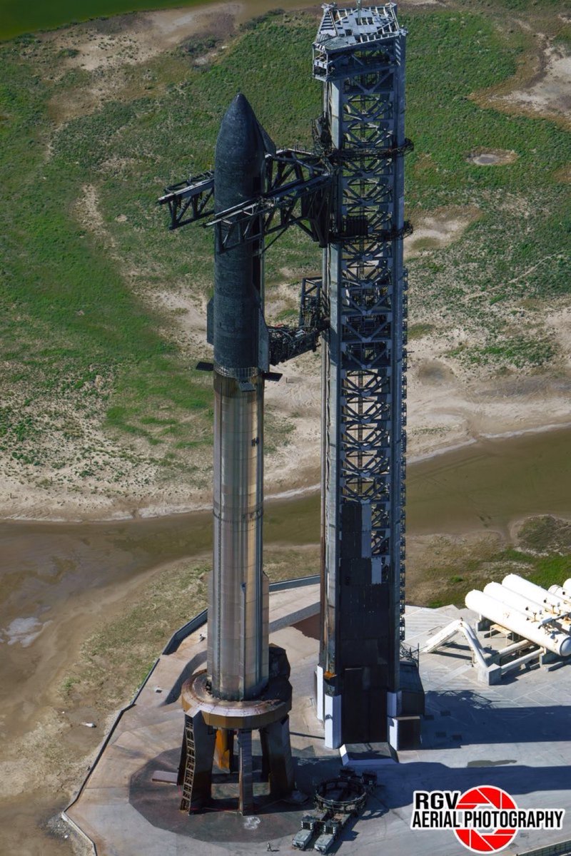MariosKaratzias's tweet image. Hey rocket 🚀 lovers #Starship
Today It is the day we count down to Starship's 11 flight test.
Pure entertainment and good rocket engineering 🙏🏻
The launch window opens on Monday at ~ 6:15 p.m. CT
( ~11:15 pm GMT for Europeans and rest of the world )
Weather is currently…