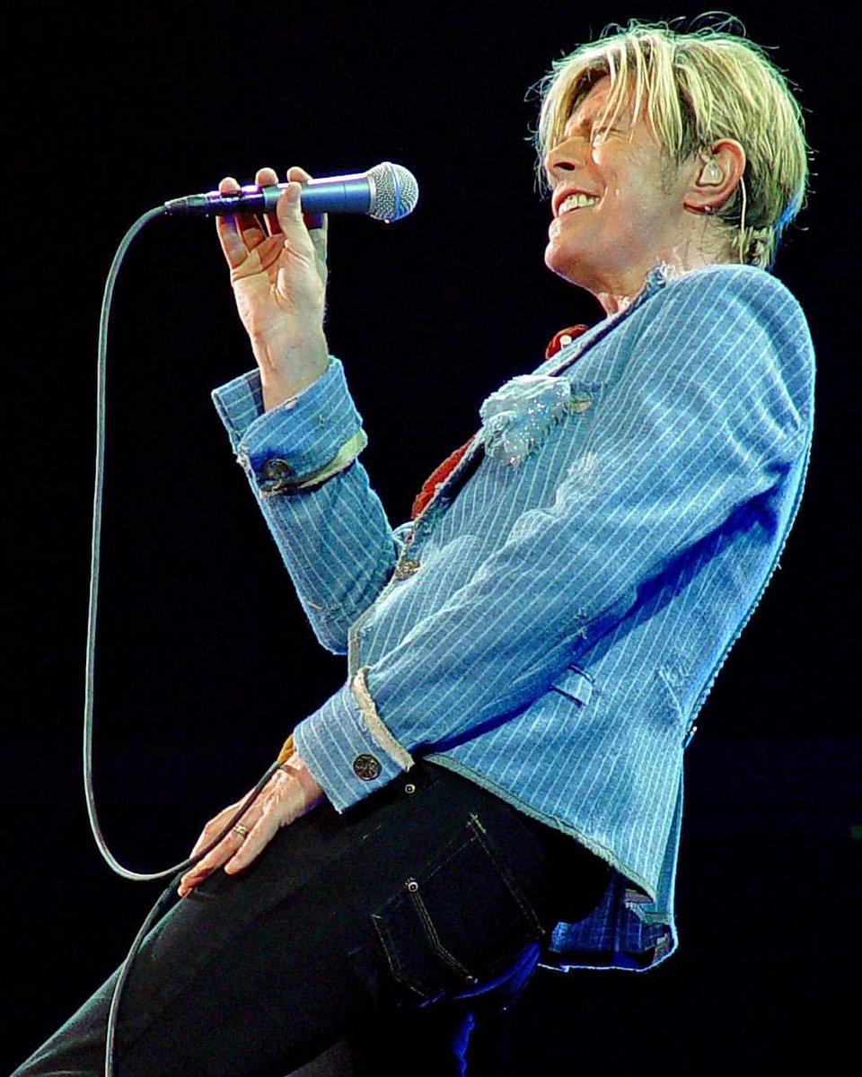 #BowieForever it's Manic Monday hope everyone has a great new week Kooks&amp;Friends be kind and stay safe Sending love to all Missing our dear Teresa @davidbowiereal <a href="/2006Giuliana/">Jul</a> <a href="/Tzipor336/">Tatiana אסתרLiberman</a> <a href="/Brooshski/">Iain Bruce</a> <a href="/AnneMarieMoon12/">Anne Marie Mooney</a> <a href="/martine_V87/">⚡martine⚡</a> <a href="/ABritSeven/">British.</a> <a href="/love_me_avenue/">★Michael★Anthony★🏴󠁧󠁢󠁥󠁮󠁧󠁿 🇺🇦</a> <a href="/DavidBowieGlam/">David Bowie Glamour</a>