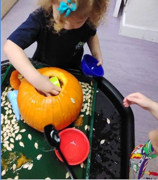 JancettGroup's tweet image. Our Ross Road nursery children's Core book is Pumpkin Soup and the children have been exploring a pumpkin in their messy play, cutting it open and looking and feeling inside of it! #messyplay #corebook #nursery #earlyyears #wallington #carshalton