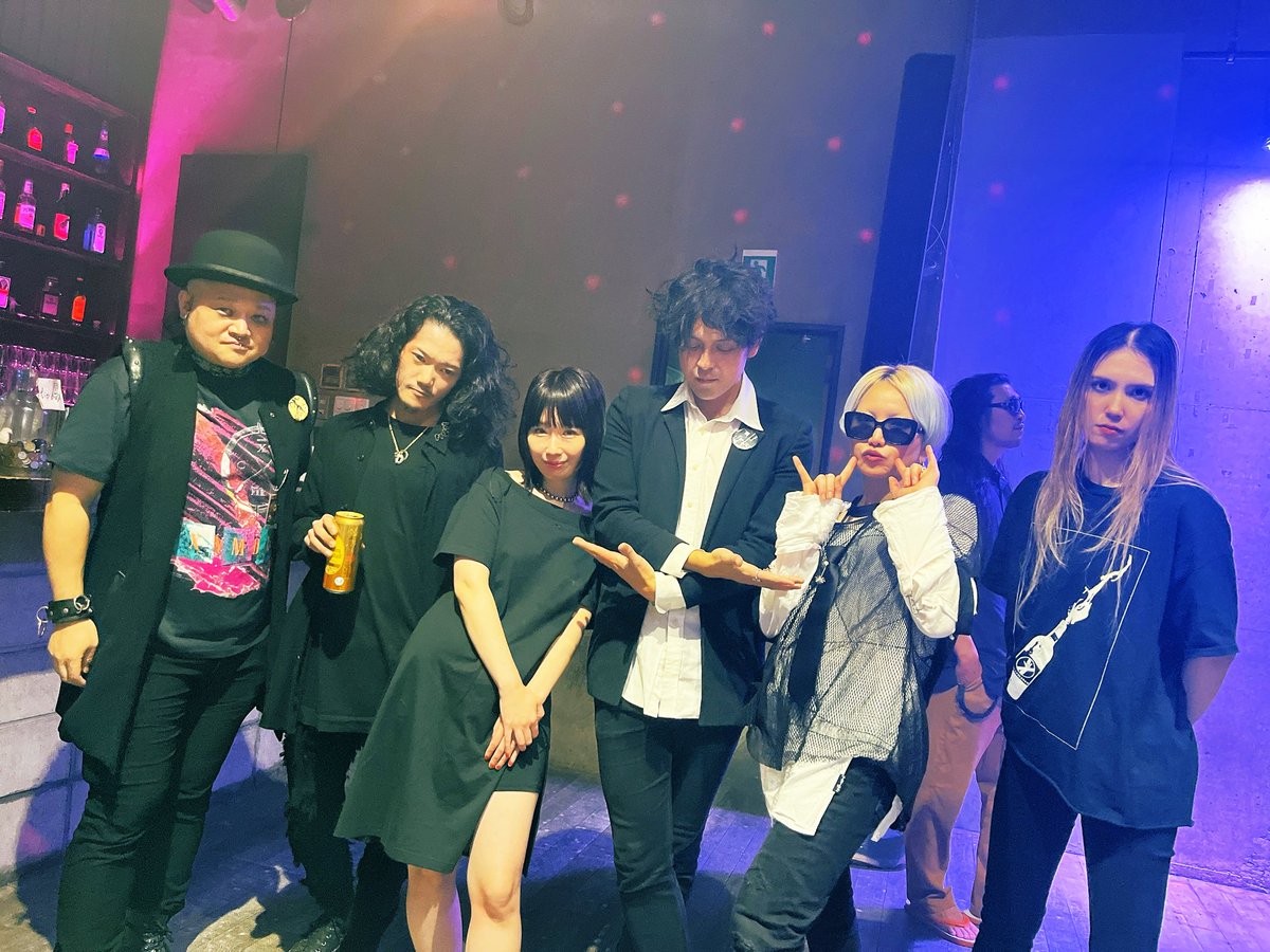 palastleben's tweet photo. Thank you all so much for coming to tonight's release party!
Both SHE TALKS SILENCE and nAo12xu were absolutely brilliant, so very new wave.
Please listen to our first album, "manufacture"!

Thanks you so much🍾🍾🍾 https://t.co/PcQjpokkLN