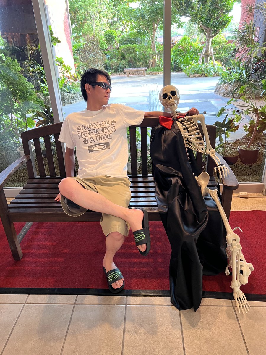 A(Dr Lv.1) (@dr_a_sync) on Twitter photo ハロウィンの準備してたら陰キャが絡んできた ハロウィンの準備してたら陰キャが絡んできた