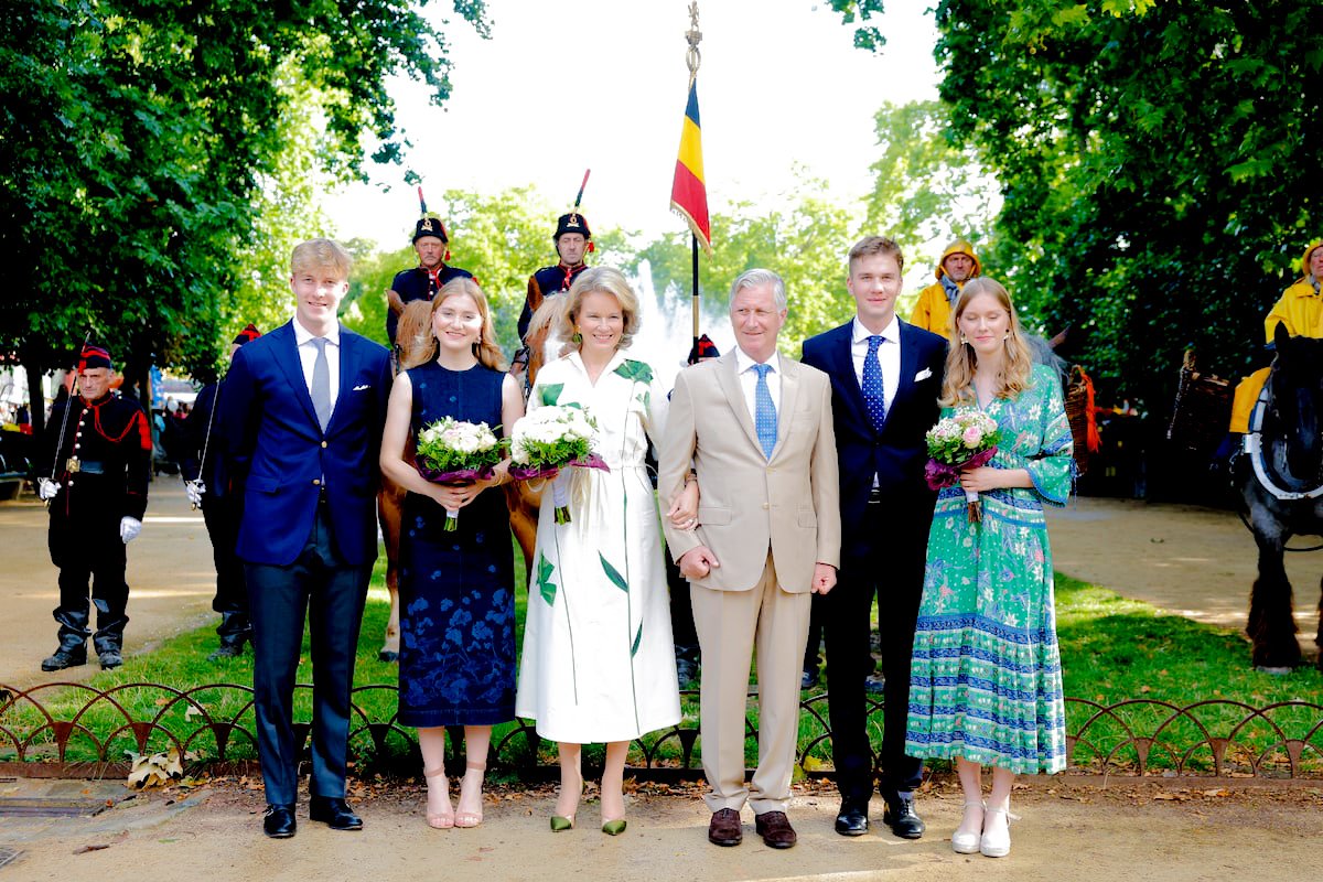 royalchildren_'s tweet photo. #KingPhilippe #QueenMathilde #PrincessElisabeth The #DuchessofBrabant #PrinceGabriel #PrinceEmmanuel and #PrincessEleonore of Belgium greet people during the Belgium's National Day party at the Parc de Bruxelles in Brussels, Belgium π§πͺ -July 21st 2025.
.
π· : ABACA & SIPA. https://t.co/Z7LNXT3g4Q