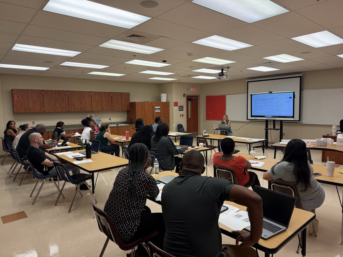 Full house for SDI <a href="/pbcsdESE/">Palm Beach County School District ESE</a> today <a href="/Congress_MS/">Congress Middle School</a> ! Thank you <a href="/SoftballMommy11/">Dr Bernie Standish</a> for having our team come out and train your staff to kick off a Monday! 🙌🏼 #ALLmeansALL <a href="/pbcsd/">The School District of Palm Beach County</a>