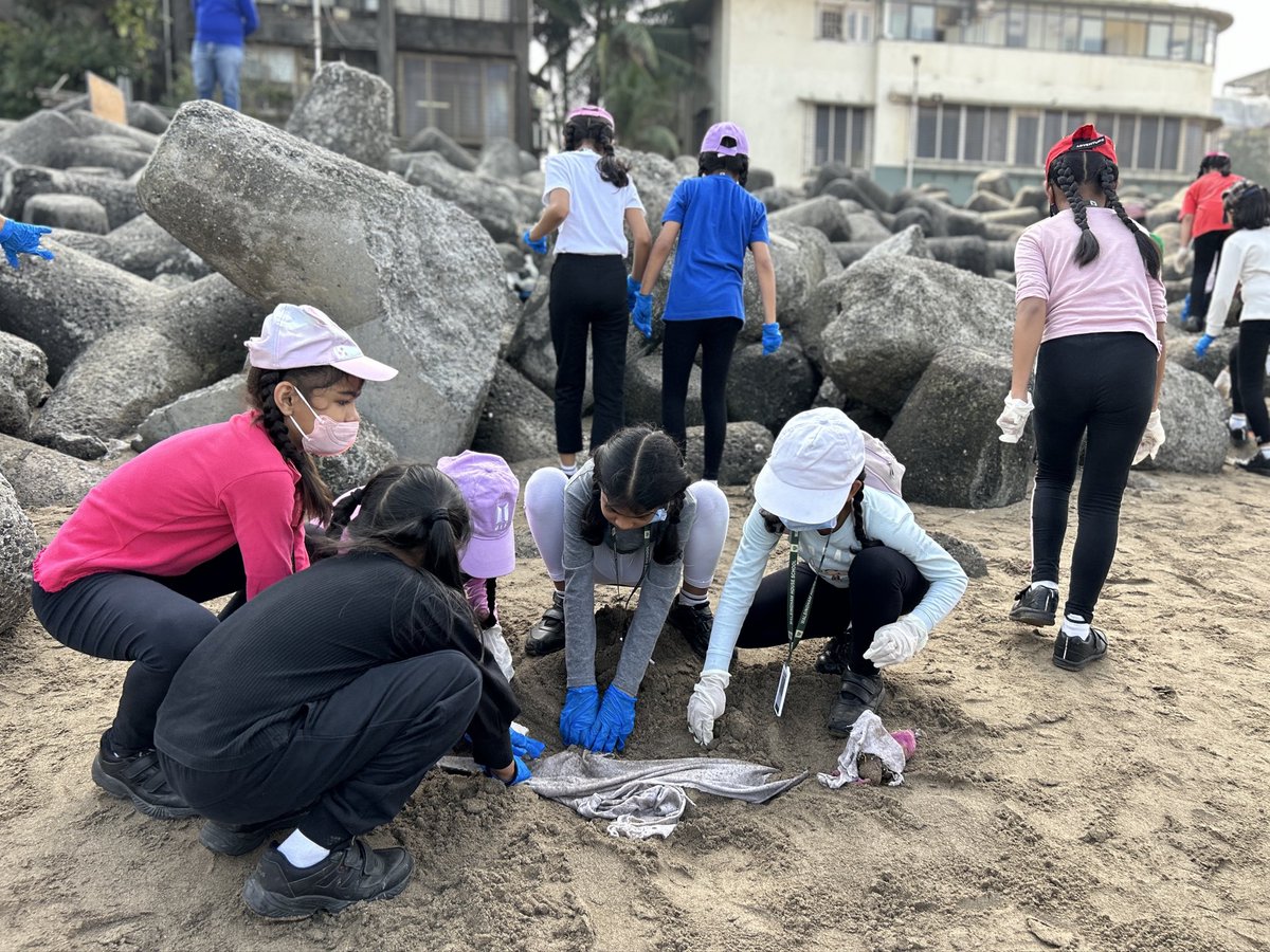 beachpleaseIND's tweet photo. WEEK 404: #DadarBeachCleanUp
Children are the promise of our present and the architects of our future. With their boundless potential, innocence, and fresh perspectives, they hold the power to shape the world.
@malharkaalambe @mybharatgov @UNICEFIndia @SwachhBharatGov https://t.co/nOykFQBHXj