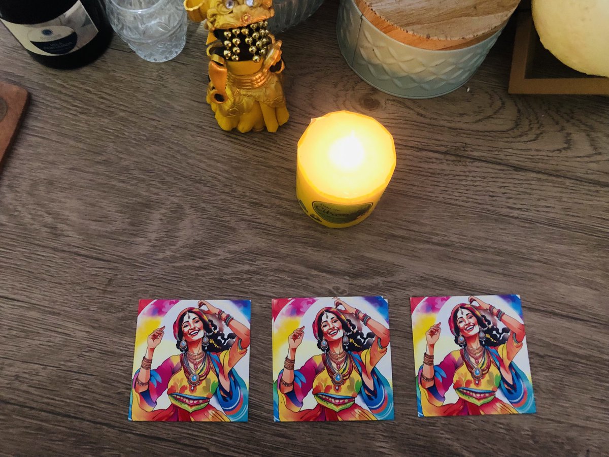 Madame Oracle🪞✨ tweet media