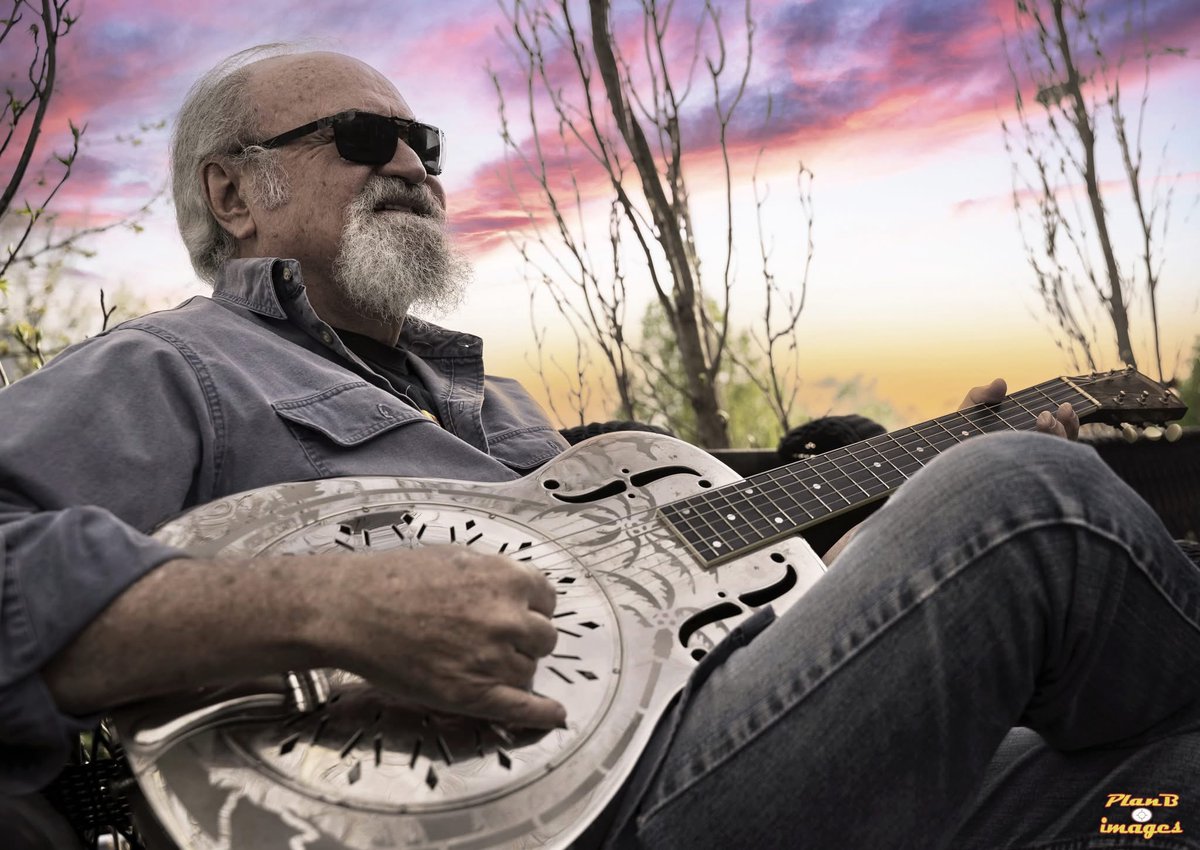 This week!
Fri Averitt Center for the Arts  Statesboro GA
Sat Cafe 11  St Augustine FL
Sun Judson's Live  Orlando FL 5pm and 7:30pm shows
West coast shows in November!
Tickets at tinsleyellis.com