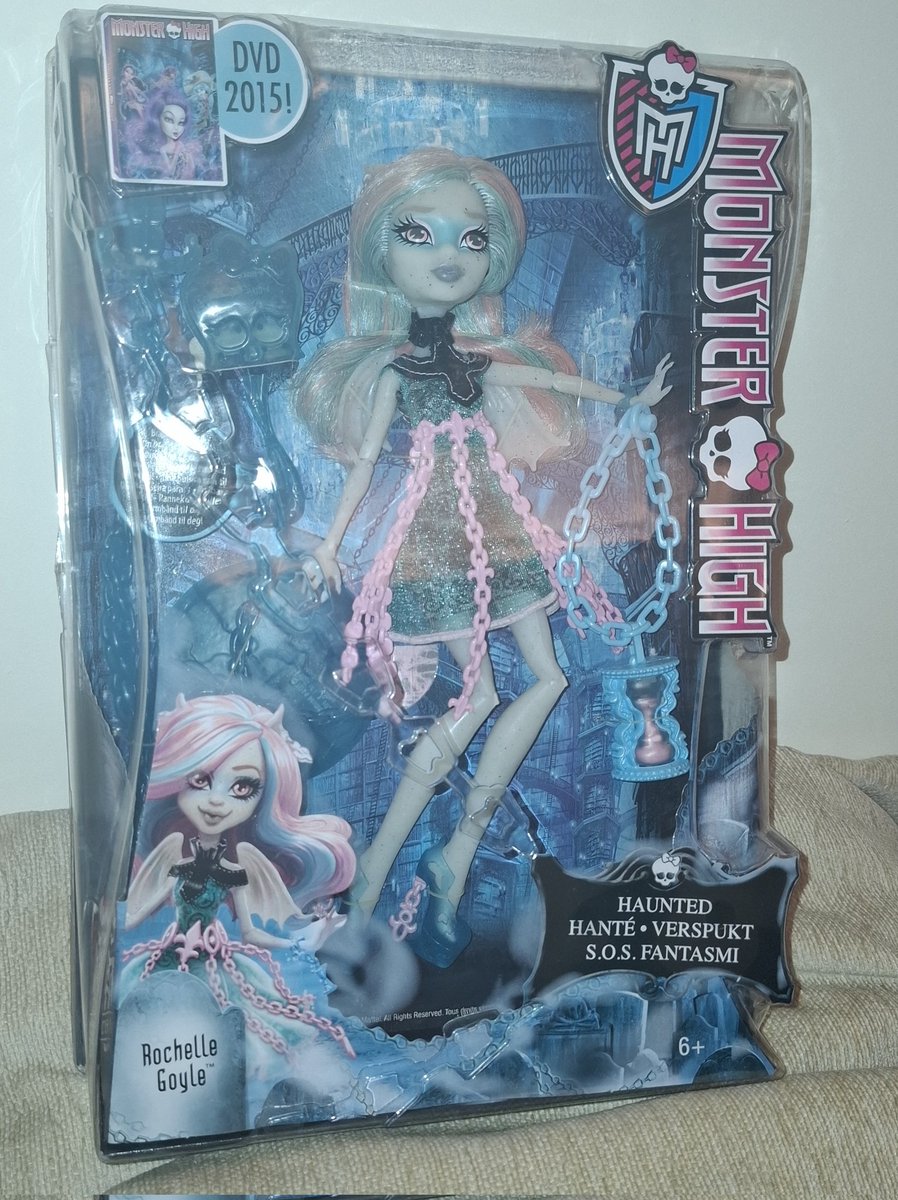 ebay.us/m/9vzK6g 

#monsterhigh #rochellegoyle

She has around a day left to go! The current bid is £200 (I ship internationally! More info in listing)

Please RT cause I know this is someones holy grail 🙏 also because I need the funds lol