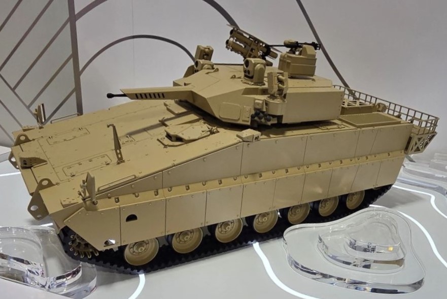 Scale model of the N-HIFV /N- Heavy Infantry Fighting Vehicle/ Redback 2.0 from Hanwha at AUSA 2025.
📸Hanwha Aerospace