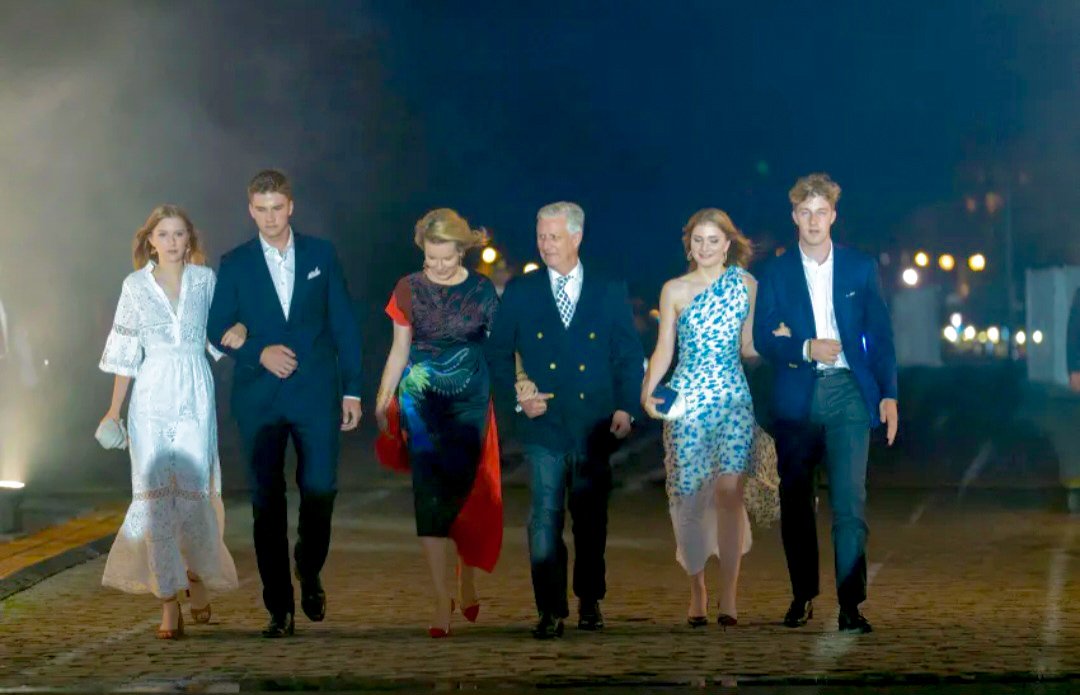 royalchildren_'s tweet photo. #KingPhilippe #QueenMathilde #PrincessElisabeth The #DuchessofBrabant #PrinceGabriel #PrinceEmmanuel and #PrincessEleonore of Belgium attend a concert, light show and traditional fireworks during the Belgium's National Day 2025 at JubelPark in Brussels, Belgium π§πͺ -July 21st 2025 https://t.co/xFPbdbENG9