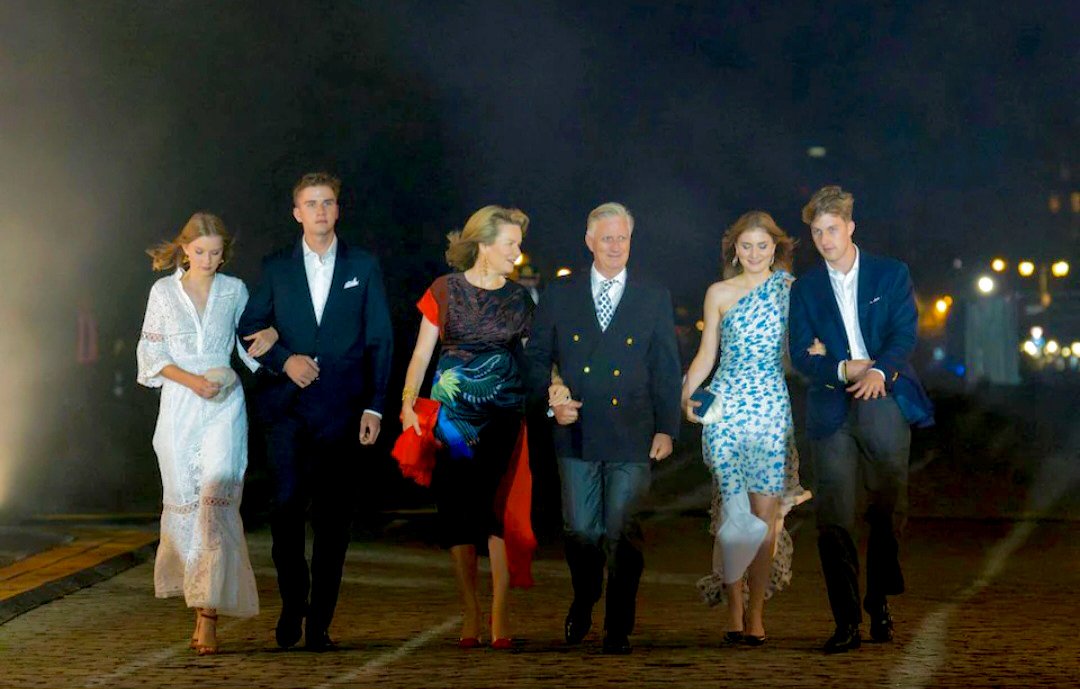 royalchildren_'s tweet photo. #KingPhilippe #QueenMathilde #PrincessElisabeth The #DuchessofBrabant #PrinceGabriel #PrinceEmmanuel and #PrincessEleonore of Belgium attend a concert, light show and traditional fireworks during the Belgium's National Day 2025 at JubelPark in Brussels, Belgium π§πͺ -July 21st 2025 https://t.co/xFPbdbENG9