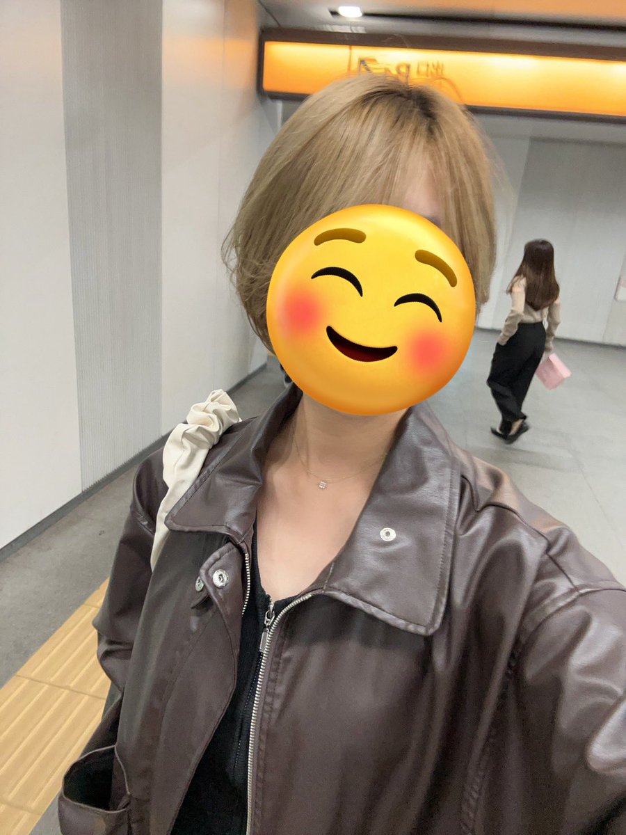 TM_Mlove's tweet photo. 金髪ロングから金髪ショートになったよー！
初ショートだからなんか緊張しちゃうな、、、 https://t.co/H7QzdbImpX
