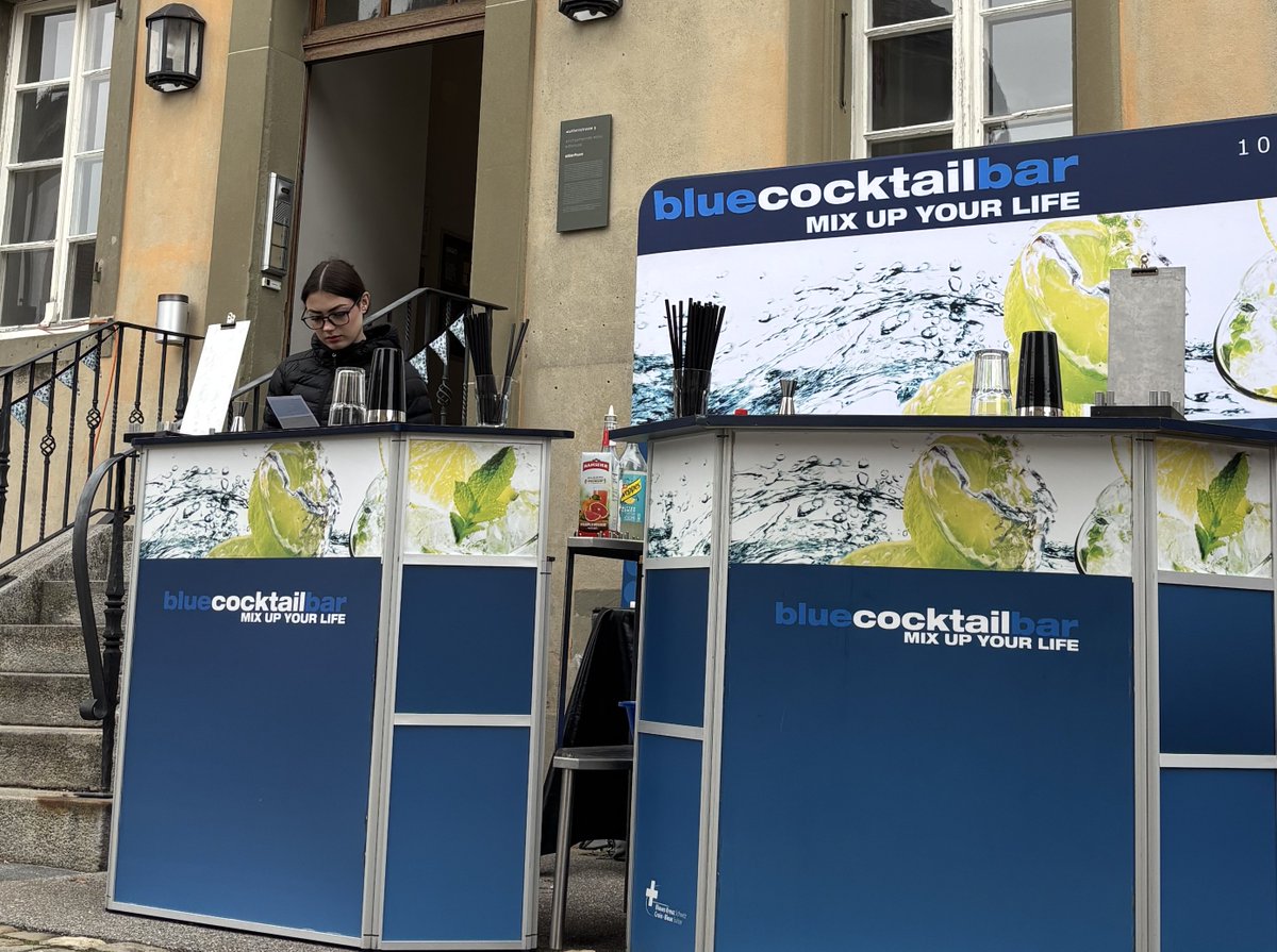 BCBBern's tweet photo. Hochzeitsapéro Kulturhof Schloss #Köniz.
#BlueCocktailBar #alkoholfrei #Mocktails #soberlife #sobriety #sober #SoberCurious #MindfulDrinking https://t.co/rZUjiyAGkj