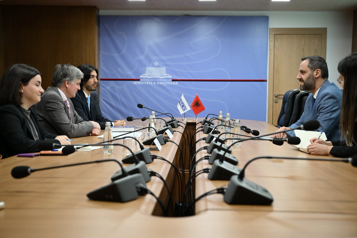 🤝⚖️ <a href="/OSCEinAlbania/">OSCE Presence in Albania</a> remains a strong partner of 🇦🇱 institutions in advancing #JusticeReform, Amb. Tarran stressed in his meeting with Justice Minister <a href="/Besfort_AL/">Besfort Lamallari</a>. Key topics: capacity building for justice institutions, victim protection &amp; tackling overuse of pre-trial detention.