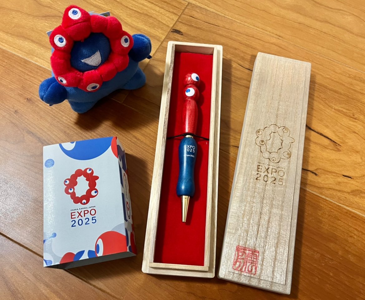 ミャクミャク、追加のグッズたちだよ 大屋根リングの端材ボールペン