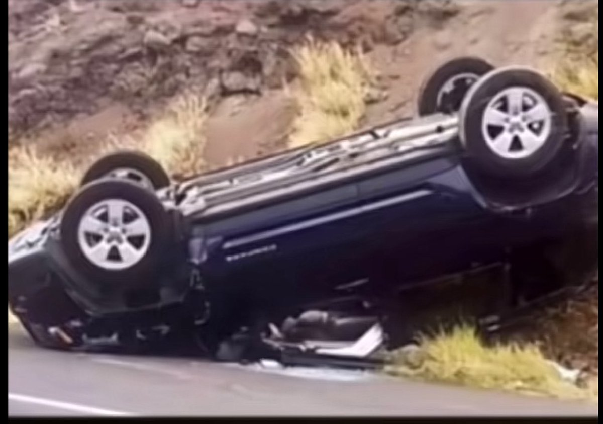 شايب مشغل ام كلثوم . انقلبت سيارته وام

كلثوم ... تغني وتقول .

اروح لمين .. قال :

روحي لعيالي وقولي ؟ أبوكم انقلب بسيارته