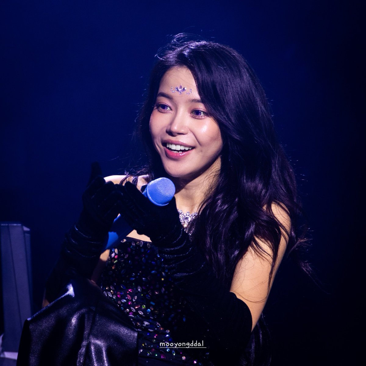 mooyongddal's tweet image. 251012 ์๋ผ 3rd Concert SOLARIS
ํฉํ ์๋ผ ๋์์ ๊ฟ ๋จ์ด์ง๋ค ๐
#์๋ผ #๋ง๋ง๋ฌด #SOLAR #MAMAMOO