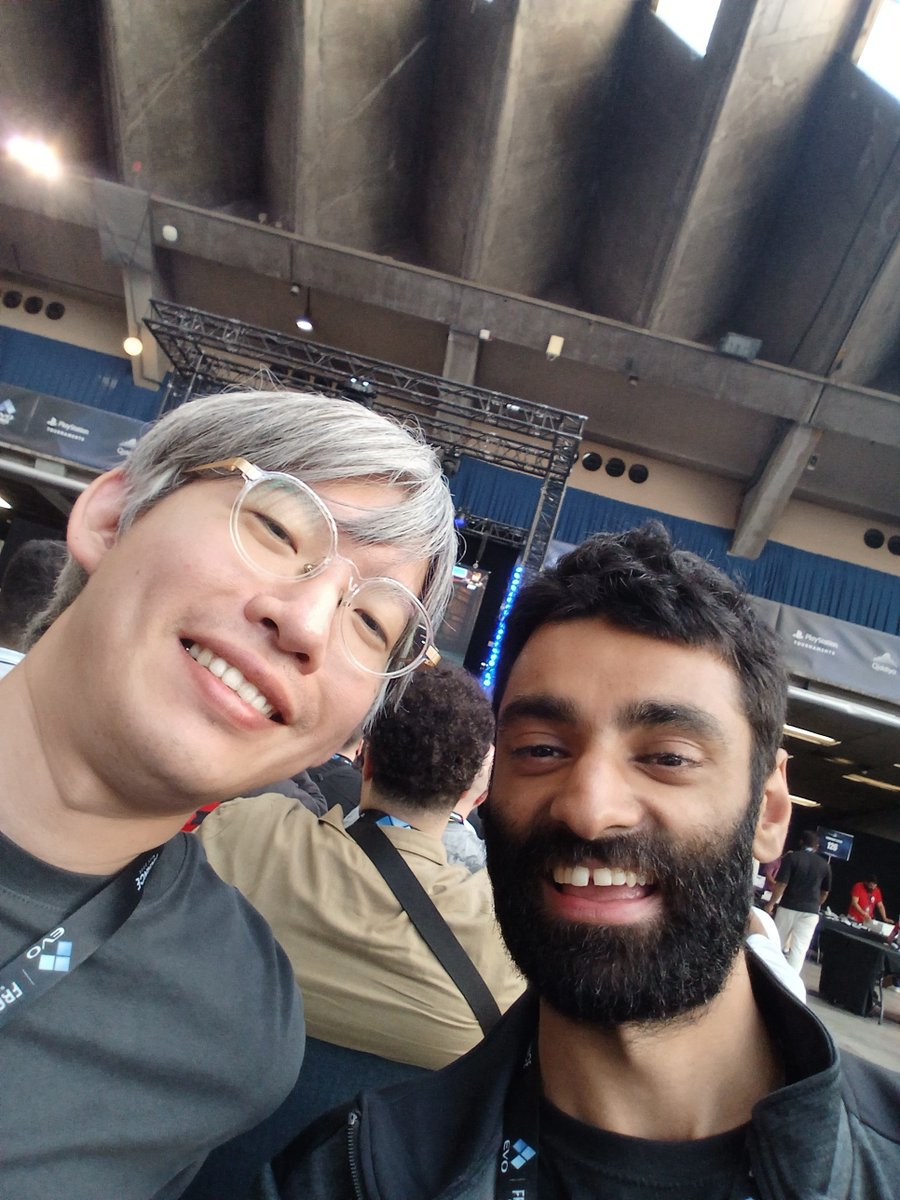 Returned home after a month of travelling to Japan, Singapore, France 

I feel so bad to miss top 8 at EVO France when it was so close, because qualifying for TWT final will be hard now 

There is still few events left so I'll keep trying😥