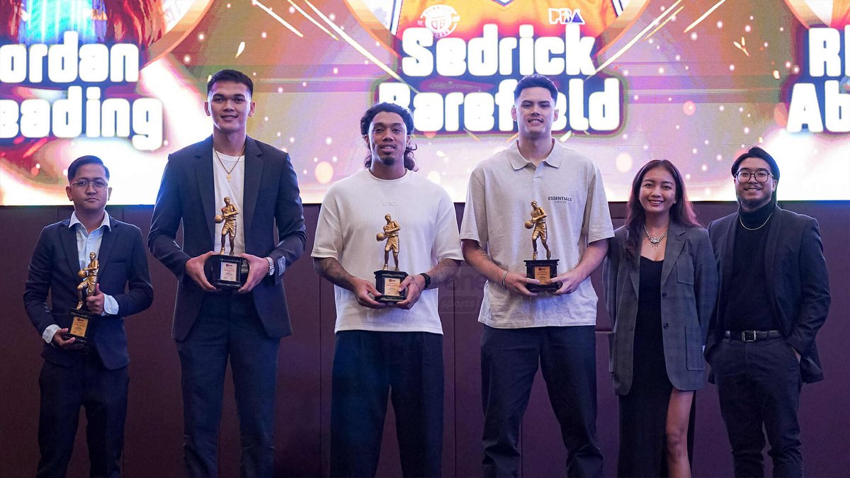OneSportsPHL's tweet photo. THAT’S A WRAP FOR SEASON 49 🏆
Meet the stars from the Awards Night who received numerous citations from the PBA Press Corps for their stellar performances in last year’s Season 49. | 📸 RM Chua/One Sports
#PBASeason49 #PBAAngatAngLaban #PBAPressCorpsAwardsNight https://t.co/WKX4IwvBex