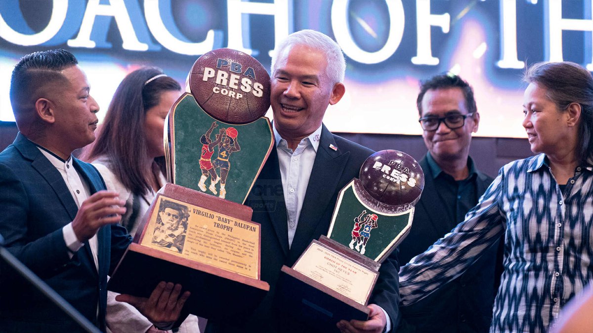 OneSportsPHL's tweet photo. THAT’S A WRAP FOR SEASON 49 🏆
Meet the stars from the Awards Night who received numerous citations from the PBA Press Corps for their stellar performances in last year’s Season 49. | 📸 RM Chua/One Sports
#PBASeason49 #PBAAngatAngLaban #PBAPressCorpsAwardsNight https://t.co/WKX4IwvBex