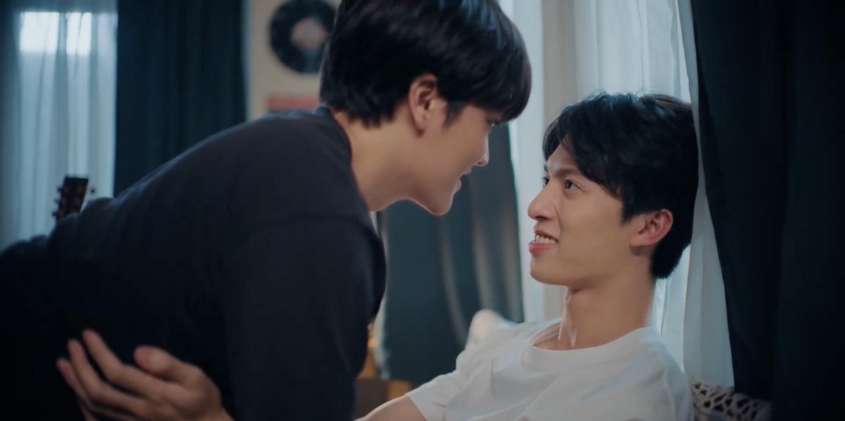 Hello_asian's tweet image. บทสรุปสุดท้ายที่ต้องตัดสินใจ
จะไปต่อ…หรือพอแค่นี้
#RearrangeTheSeries
#ขอฟังอีกครั้งเพลงรักของเธอ

เรื่องราวของ “นัท” (มาร์ค – ธนัท รัตนสิริพันธ์) และ “วิน” (ฟลุท – ชินพรรธน์ กิติชัยวรางค์กูร) เดินทางมาถึงจุดเปลี่ยนสำคัญของความสัมพันธ์ ที่ต้องแลกกับการเผชิญหน้า…