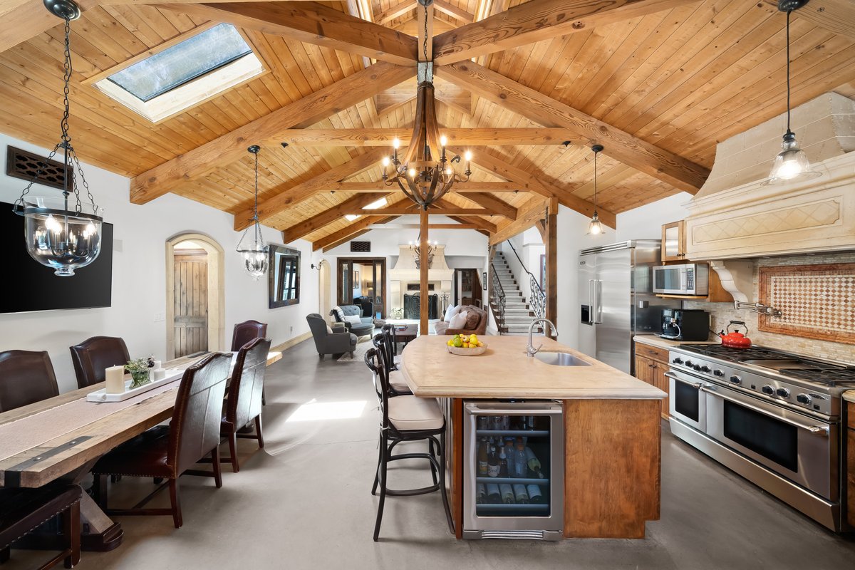 Inspired by the artistry of Ojai Valley and timeless craftsman stonework, this estate blends luxury, function, and natural beauty. See more: bit.ly/48lwsXz

Listed by Lindsey Harn with Christie's International Real Estate Sereno