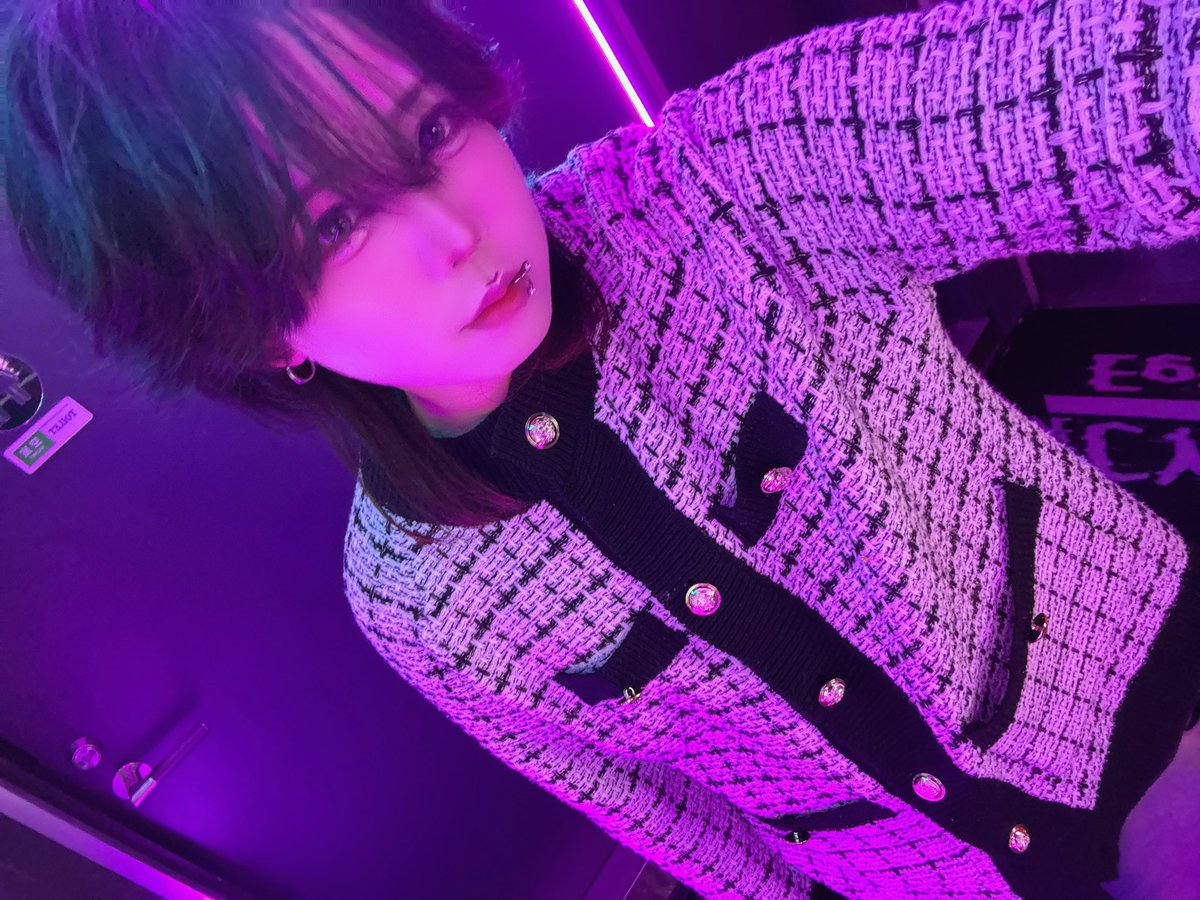 エレガントに舞い、
クレイジーに酔う