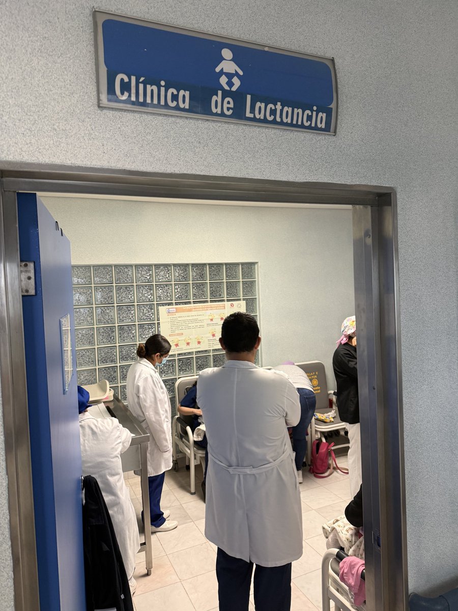 La Clínica de Lactancia es un espacio especializado donde apoyamos a las mamás en su proceso de amamantar, brindando orientación, acompañamiento y soluciones a las dificultades que pueden presentarse. 💬💗 Foto: Clínica de lactancia de Materno Irapuato.