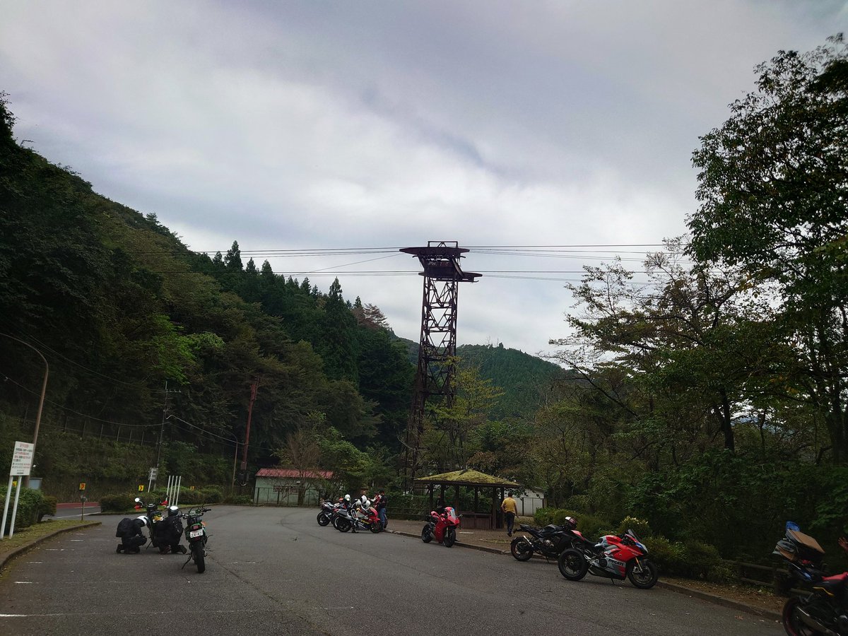 booboo_GG's tweet photo. ソロツーリングでした
いつもの奥多摩方面へ
周遊道路ではバイクが事故して救急車来てました
運転気をつけよう https://t.co/gN8VAOxst4