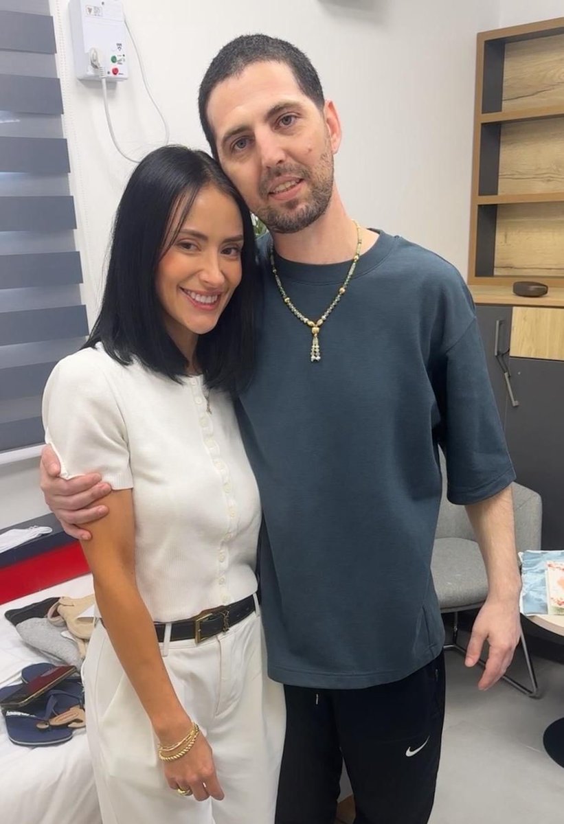 Rivka Bohbot, esposa de Elkana Bohbot, el secuestrado israelí - colombiano liberado hoy, comparte un mensaje emocionante:

“Hace dos años que estamos esperando este momento. El instante en el cual nuestra pequeña familia volverá finalmente a reunirse. El hombre que significa el