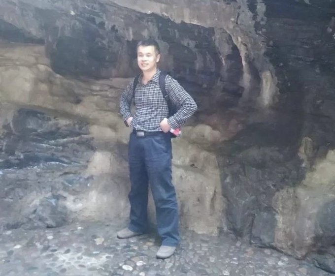 四通桥，连起两位人格高尚的传奇人物。
万润南：“我们致敬彭立发，不是因为他成功了——他甚至没能真正完成自己的发声。他被抓、被消失、被无声处理，甚至他的名字，也只能被人悄悄记住。